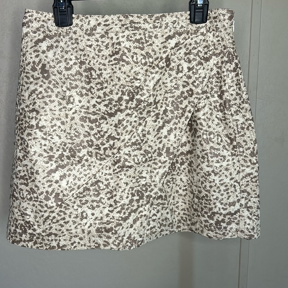 Free People Faux Leather Animal Print Skirt Sz 2- Like new condition.